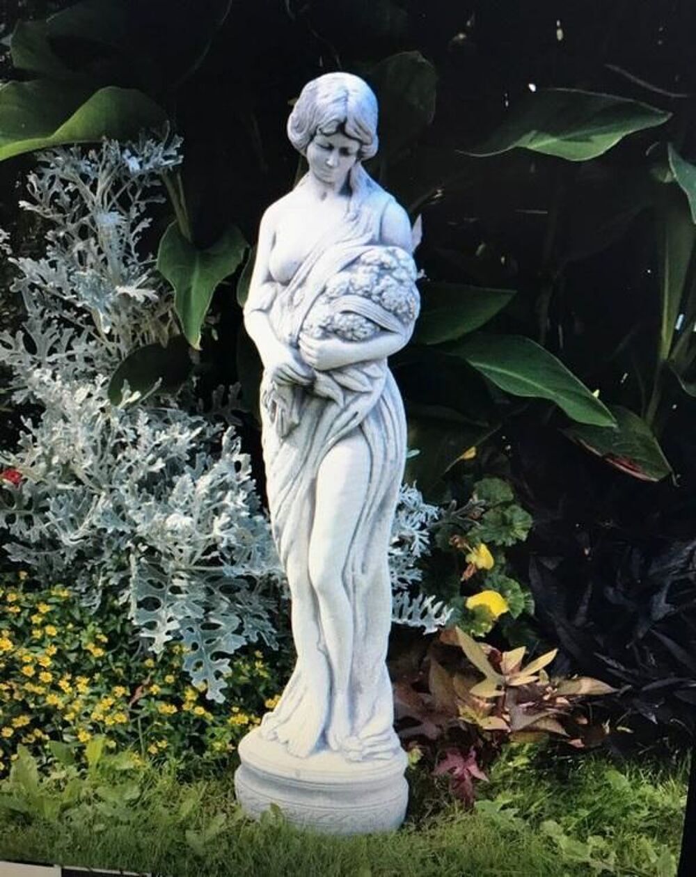 Cherche statue de pierre ou de fonte Jardin