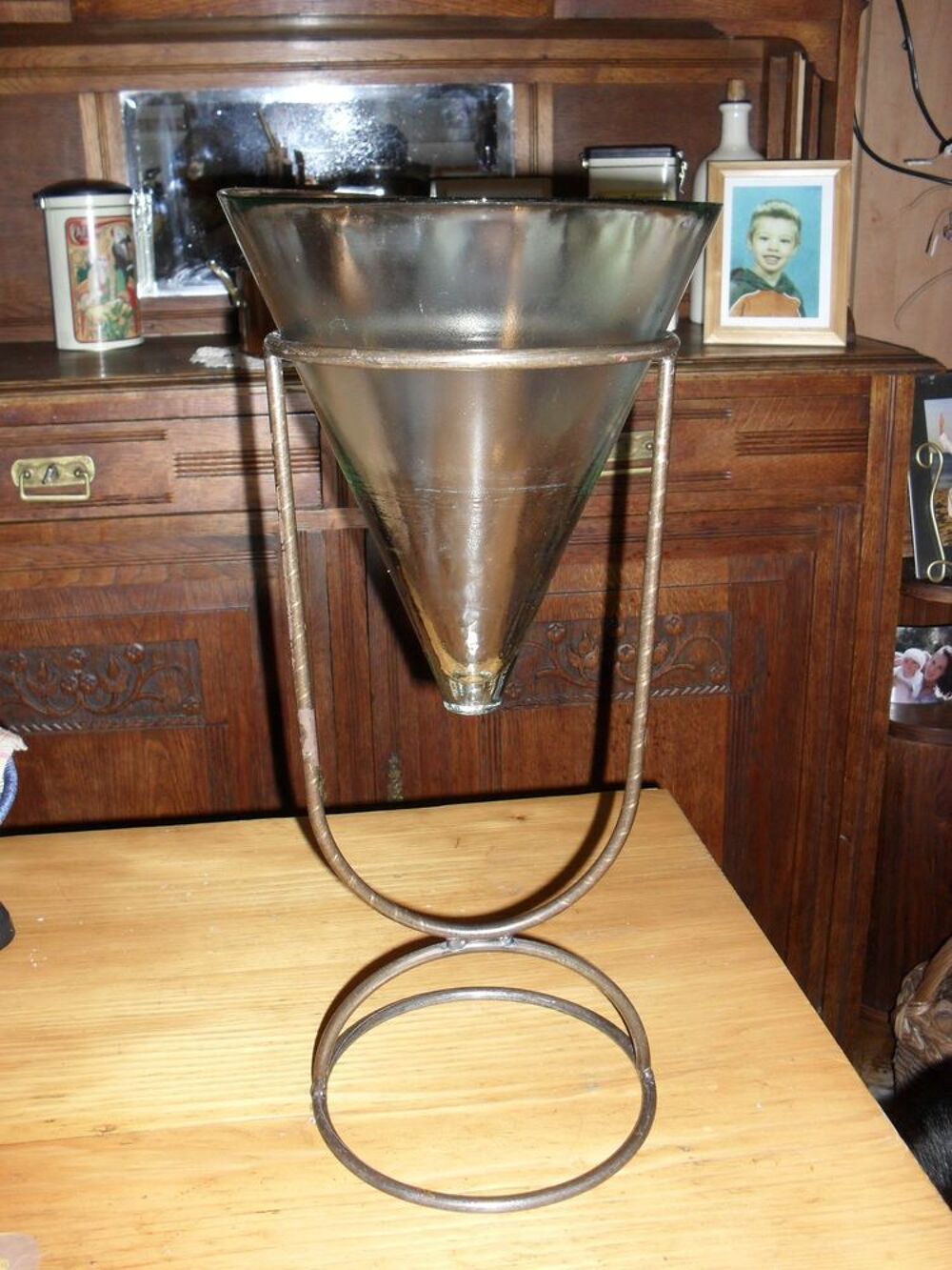 2 jarres coniques en verre avec support fer forg&eacute; Décoration