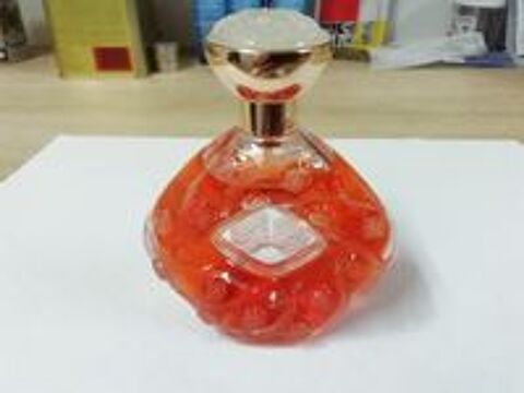   Parfum pour femme  LALIQUE  PARIS 
