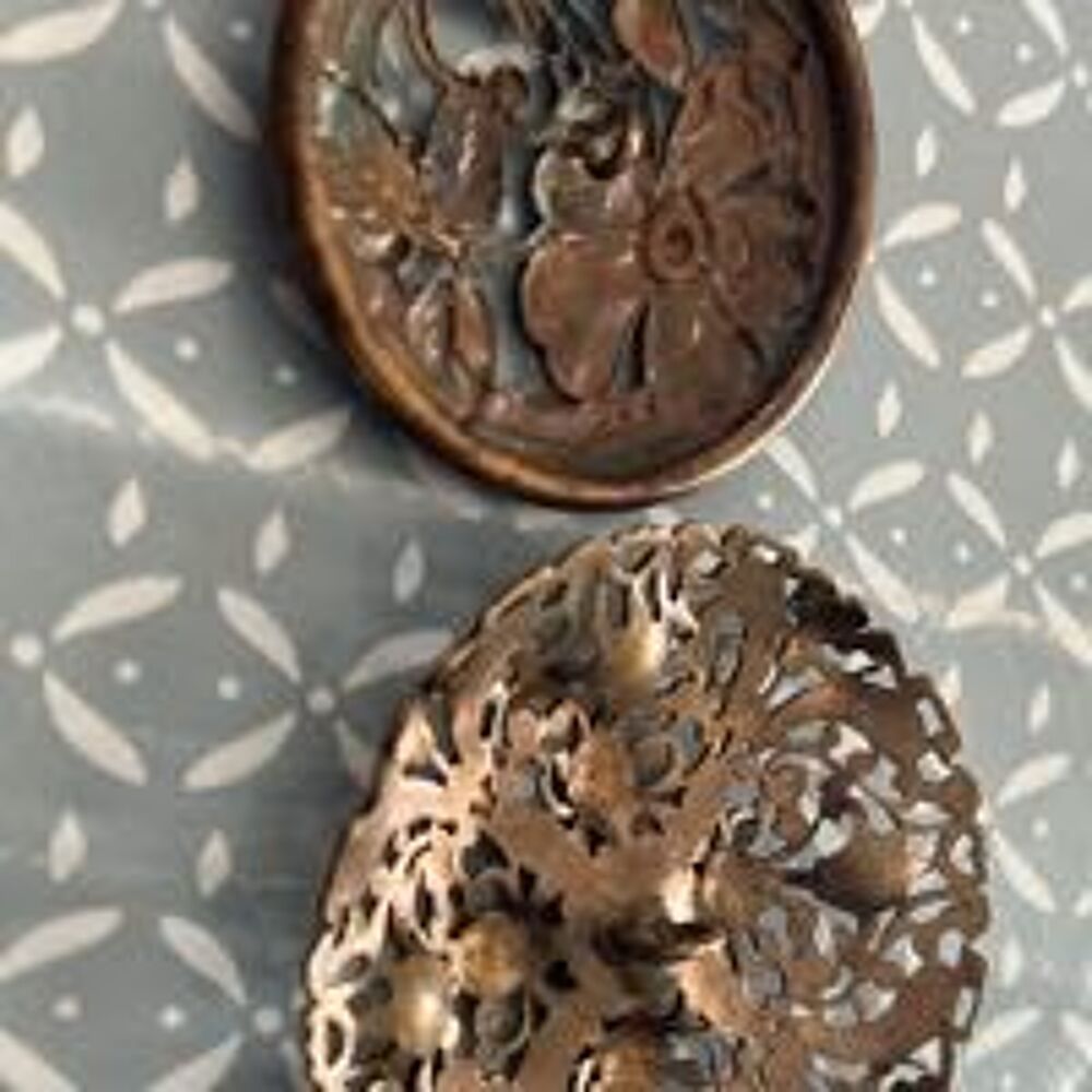 lot, cinq boutons ancien 