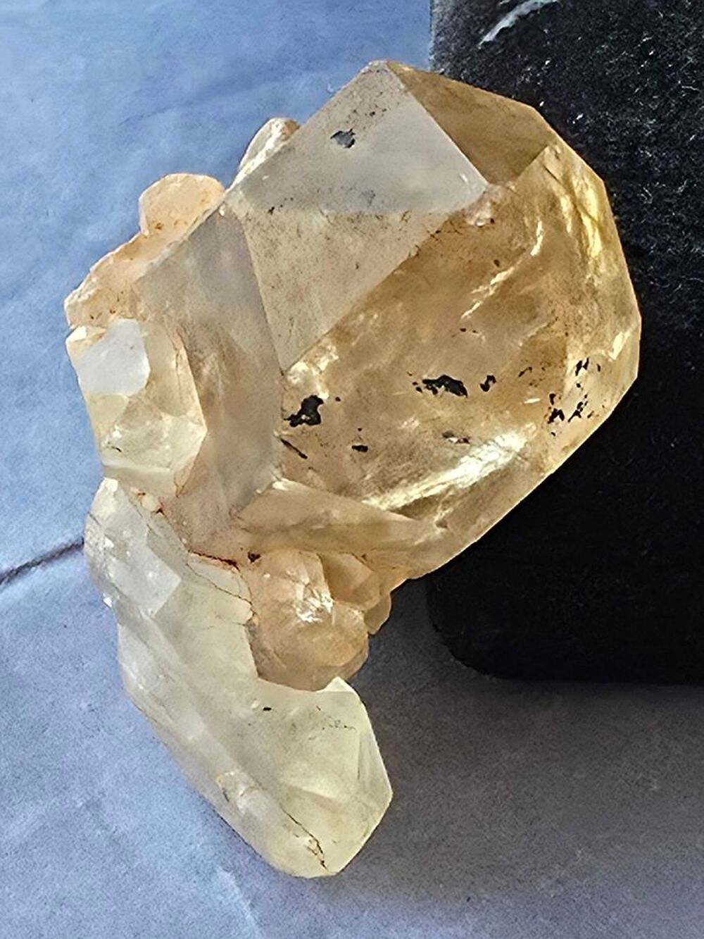 Magnifique Citrine Naturelle de Kolwezi RDC-Cristal Brut 70g 