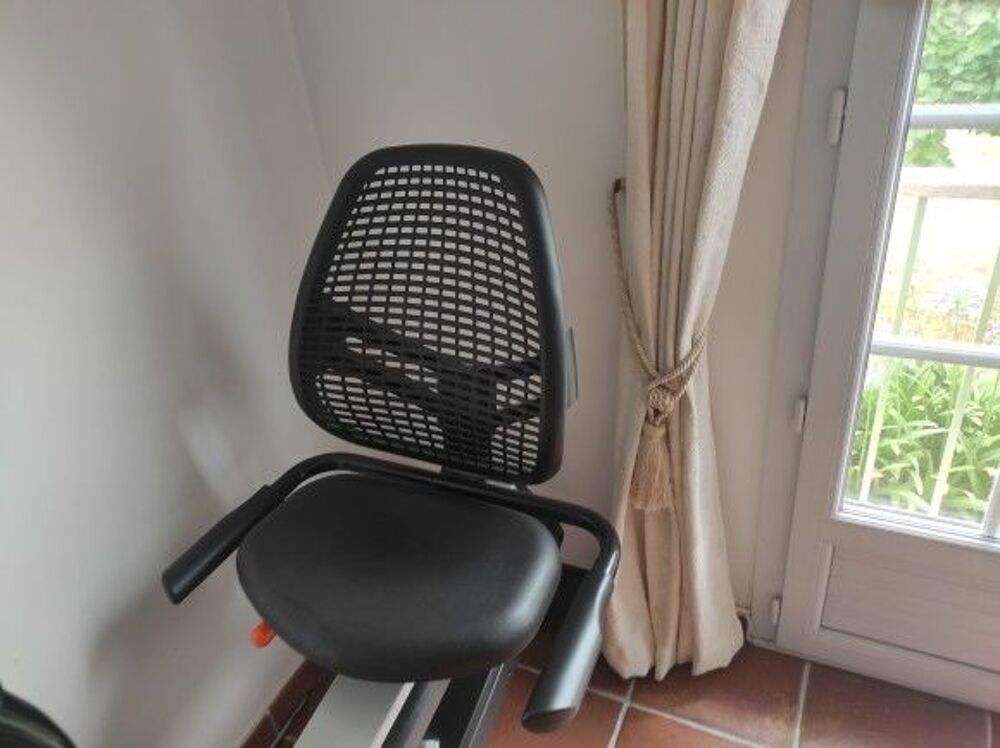 D'UN VELO D'APPARTEMENT ADULTE ETAT NEUF NORDICTRACK Vélos