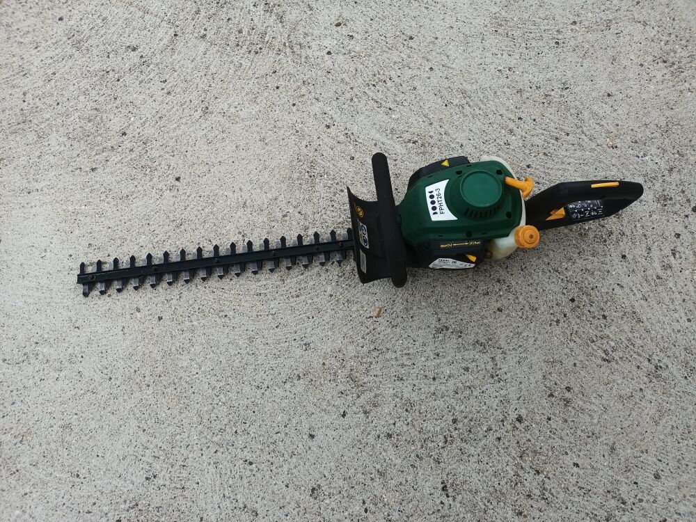 Bonjour je taille haie thermique prix fix Bricolage