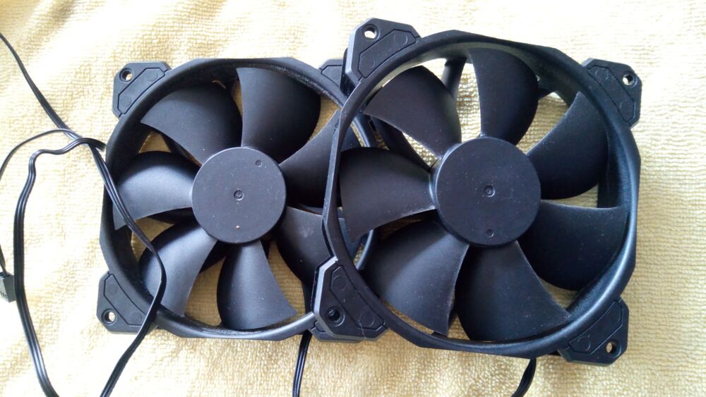 2 Ventilateurs PC Corsair Matériel informatique