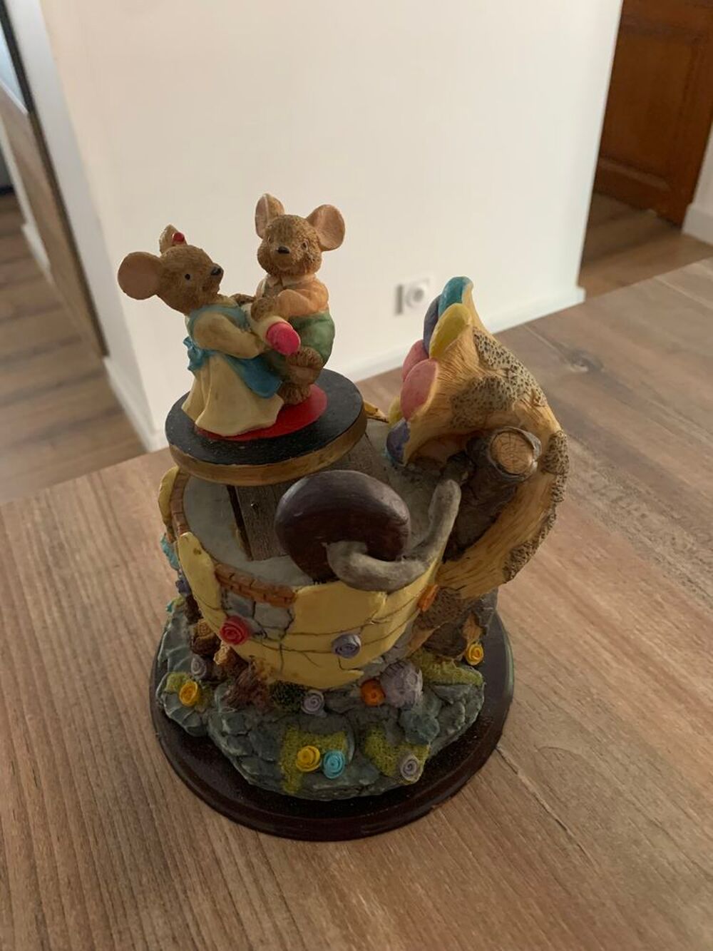 Bo&icirc;te &agrave; musique vintage enfant Jeux / jouets