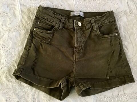 Short fille court kaki, Bershka, Taille 36, excellent tat, used. 2 Toulouges (66)