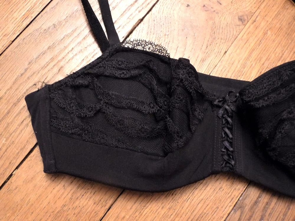 Soutien Gorge Noir Dentelle- Taille 85C- Chantal Thomass Vêtements