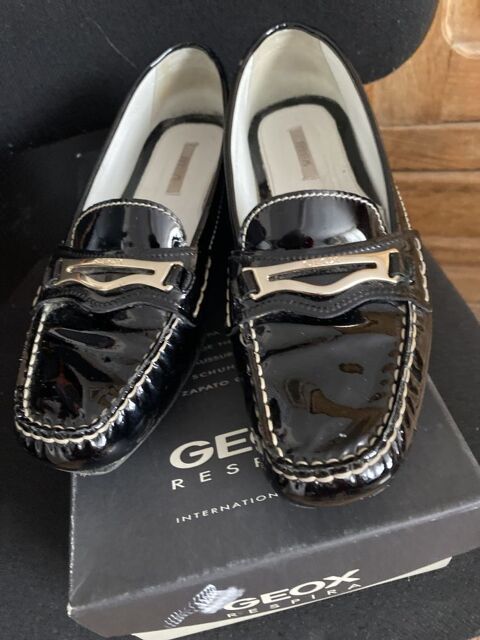 MOCASSIN GEOX  VERNI NOIR  NEUF TAILLE 38  DANS SA BOITE  60 Sainte-Anastasie-sur-Issole (83)