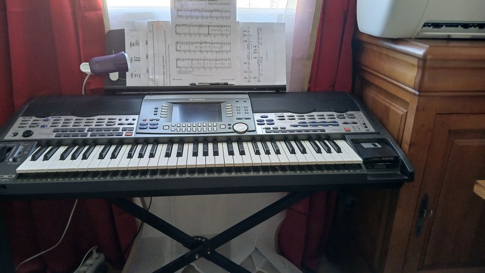 CLAVIER ARRANGEUR YAHAMA PSR 9000 VERSION 2. Instruments de musique