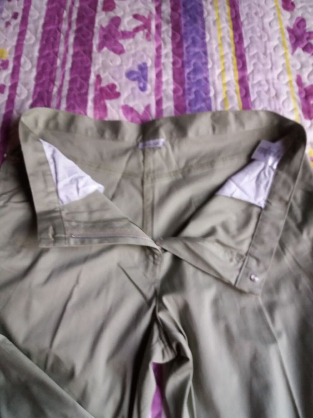 Pantalon femme couleur vert taille 42 Vêtements