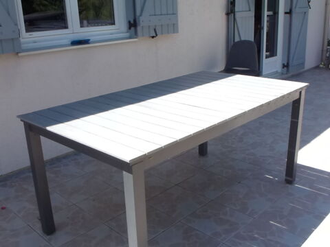 SALON DE JARDIN
150 Hanches (28)