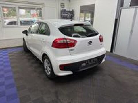 Rio 1.1 CRDi 75 Motion 2016 occasion 69120 Vaulx-en-Velin