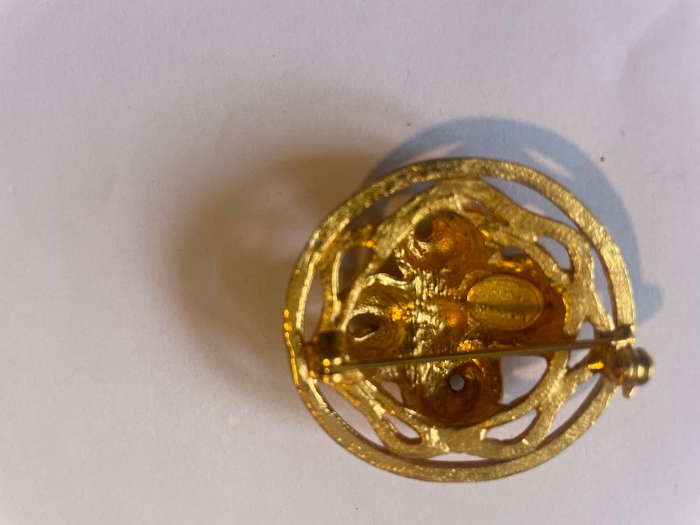 Broche Ronde dor&eacute;e arabesques LANVIN Bijoux et montres