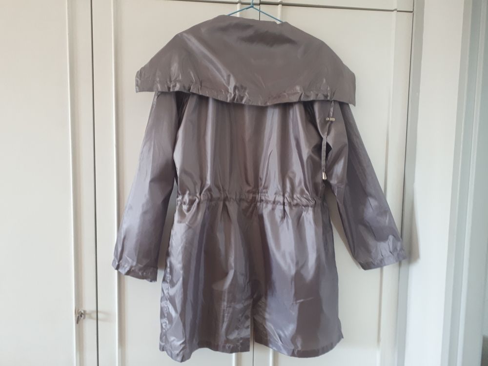 Imperm&eacute;able l&eacute;ger femme NEUF - 42/44 Vêtements