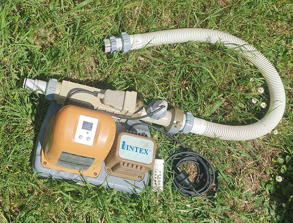 &Eacute;lectrost&eacute;rilisateur au sel INTEX 8220 [ jamais utilis&eacute; ] Jardin