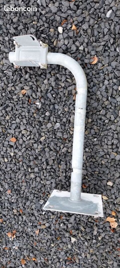 support pieds de parabole Flines-lez-Raches (59)