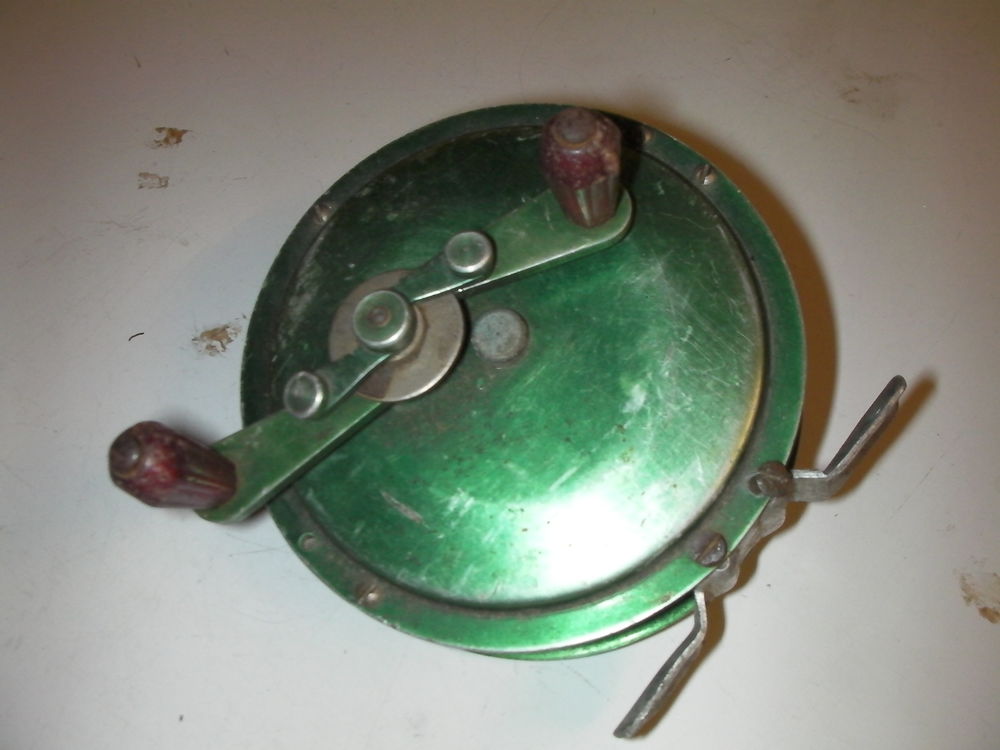  Moulinet ancien "made in France" mod&egrave;le 108 Sports