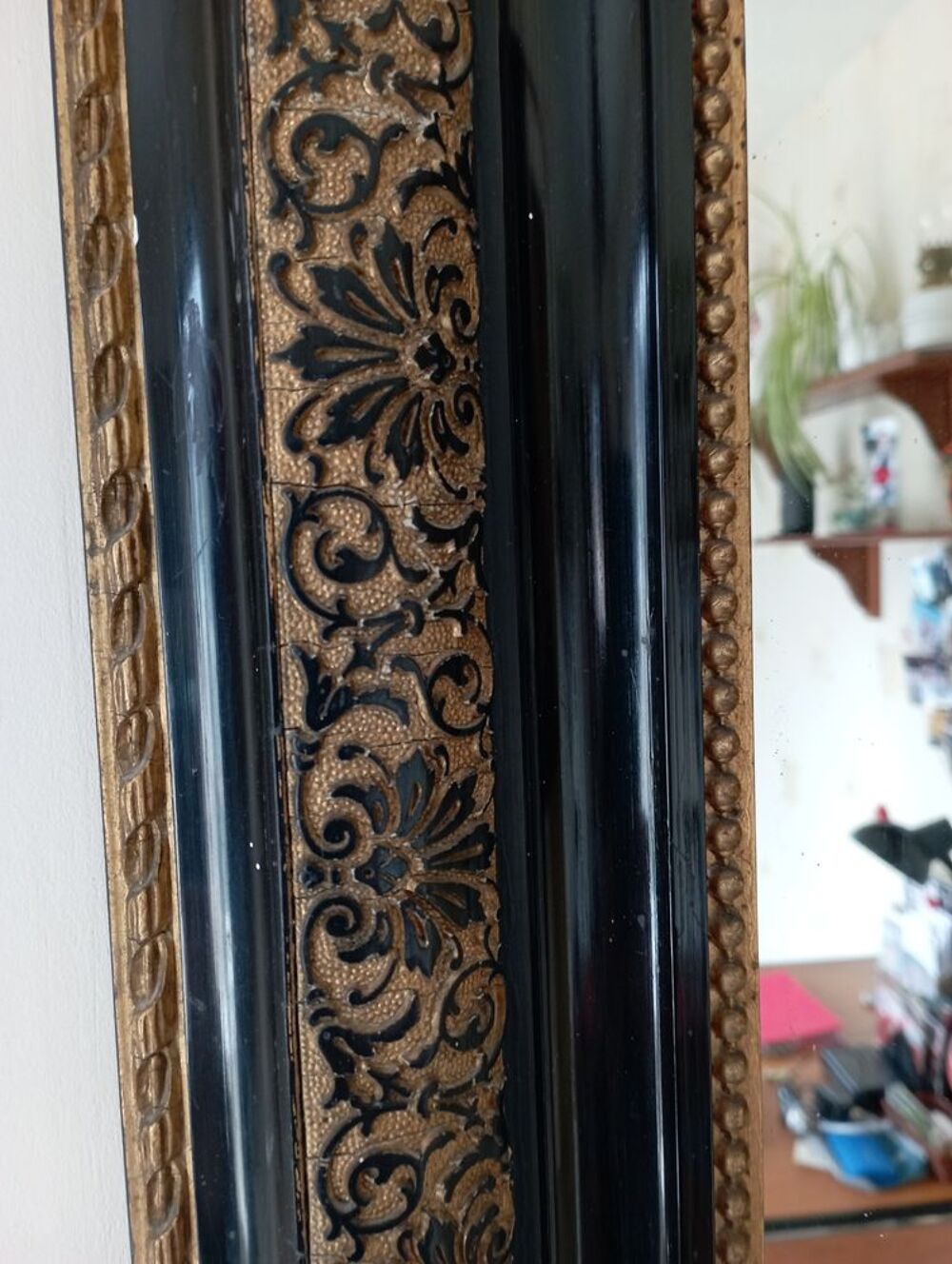 tr&egrave;s beau MIROIR , avec un cadre noir, miroir ancien Dcoration