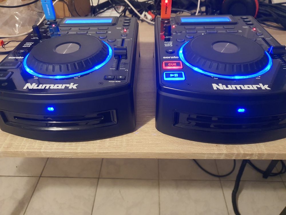 Platines Numark + table mixage Numark Audio et hifi