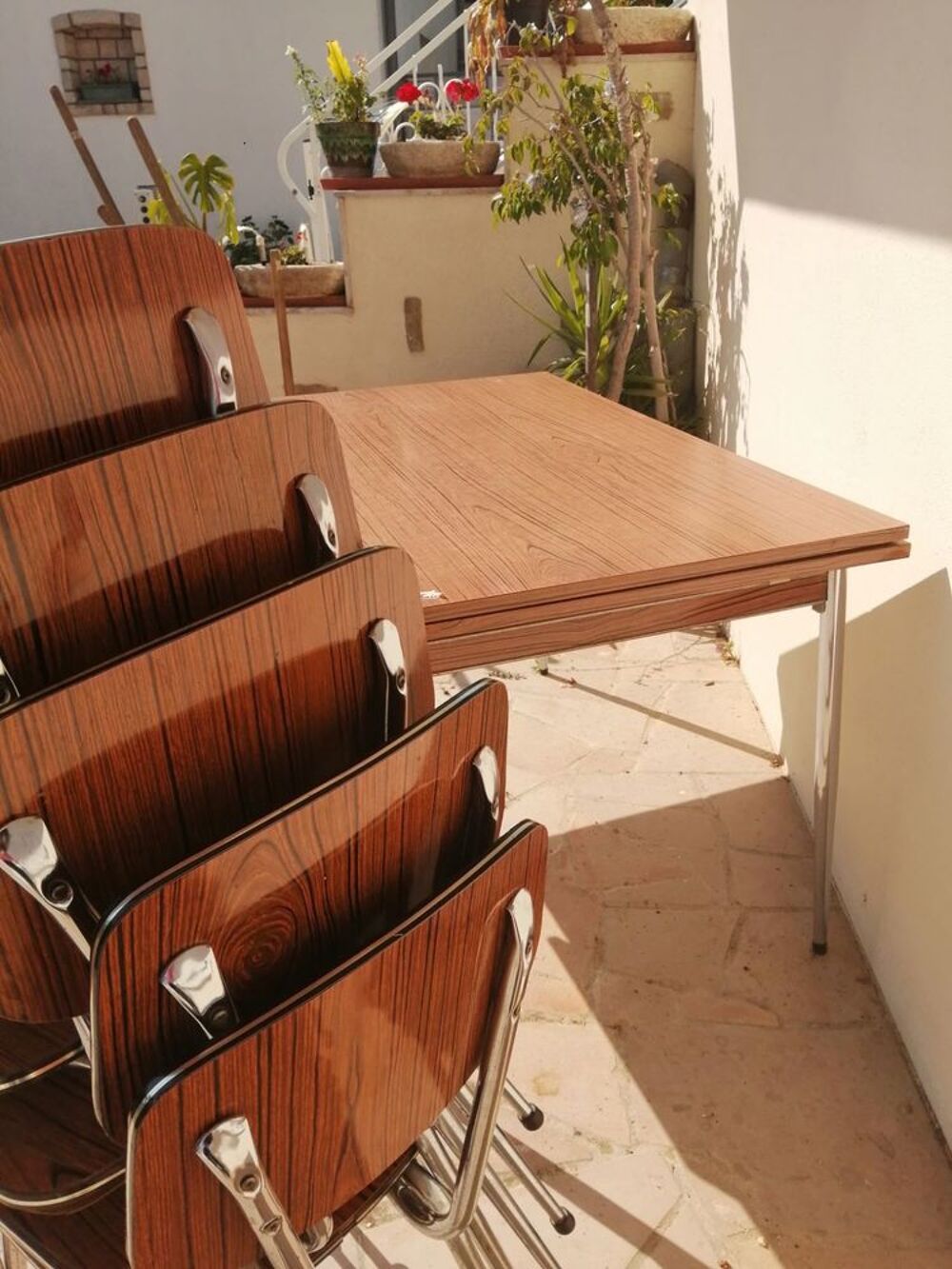 Vintage table en FORMICA plus 5 chaises Meubles