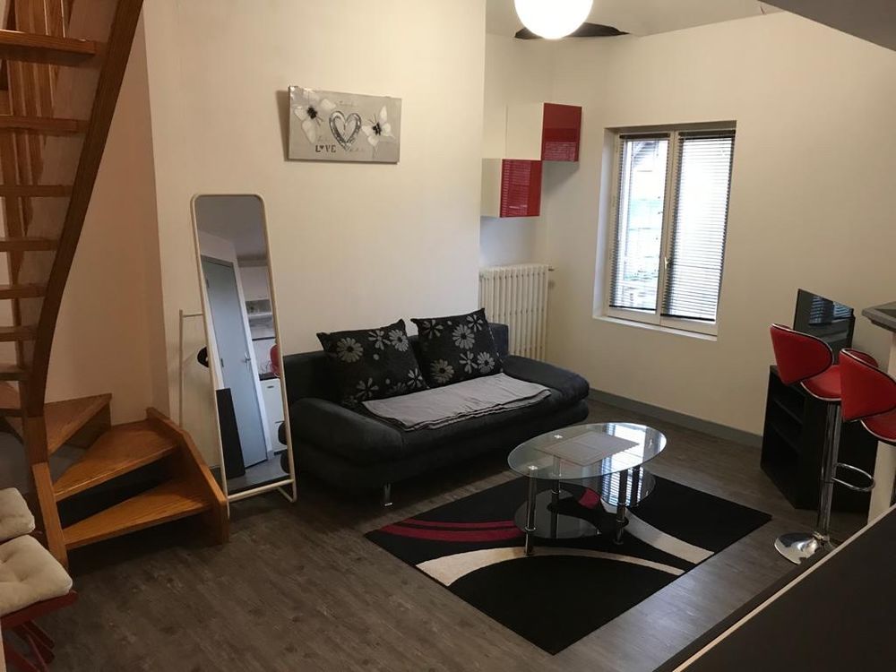 Location Appartement F2 duplex TB meubl� centre Troyes chauffage collectif Troyes
