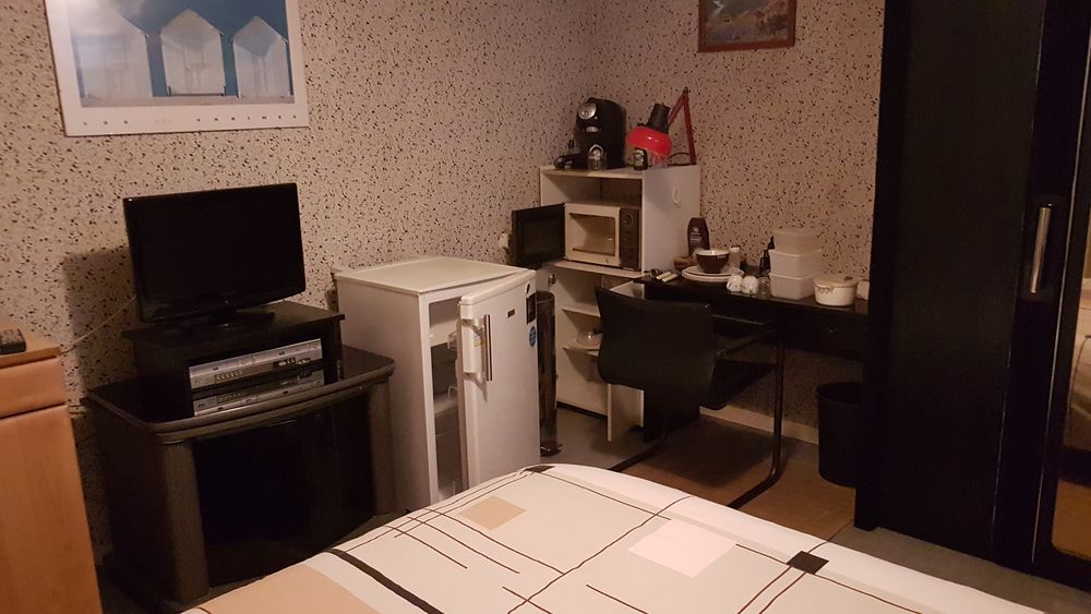 Location Chambre 250€ TCC à 8 kms de TOURS chambre meublée de 18m2 Saint-genouph