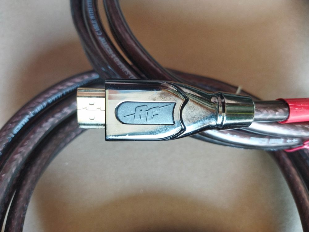 
c&acirc;bles HDMI + optique Audio et hifi