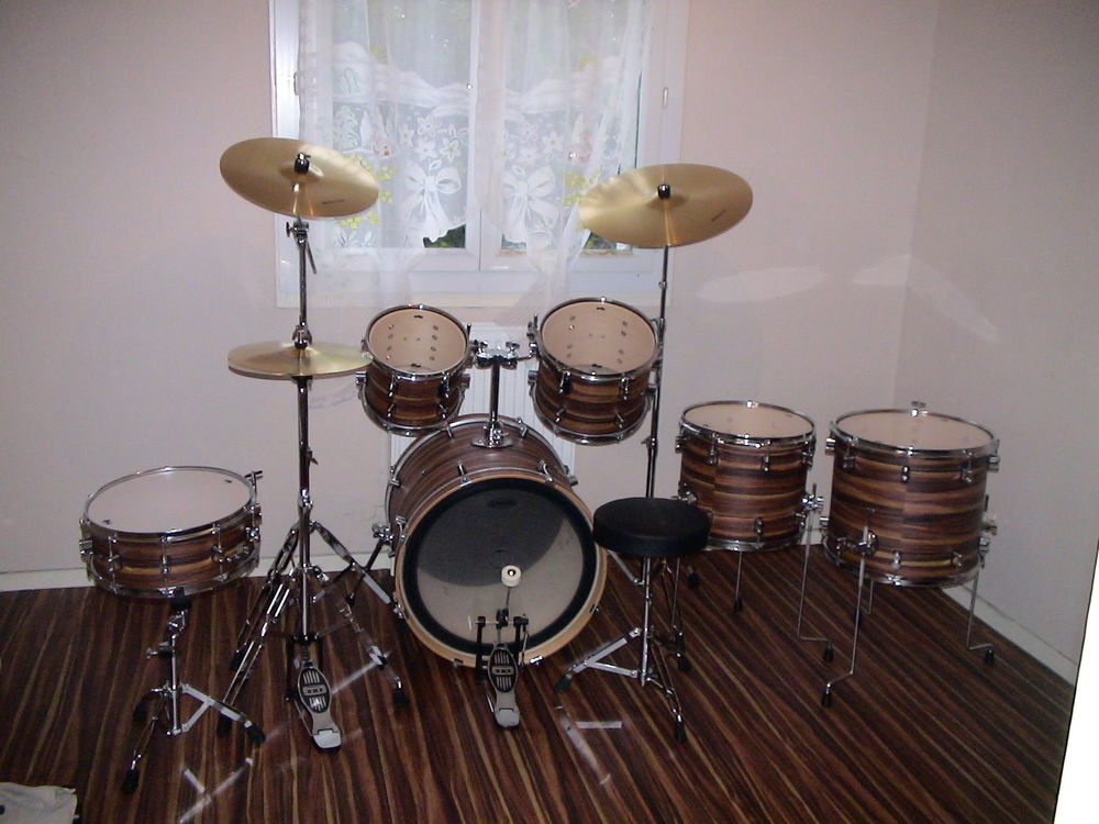 PDP DW CONCEPT MAPLE CM6 STUDIO22 
Instruments de musique