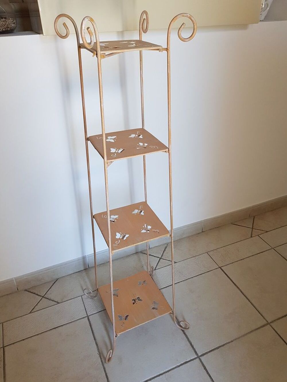 Gu&eacute;ridon &eacute;tag&egrave;re m&eacute;tal 4 plateaux Meubles