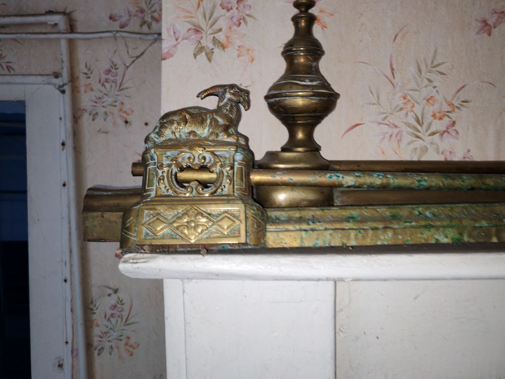 Plaque de chemin&eacute;e tr&egrave;s ancienne. 