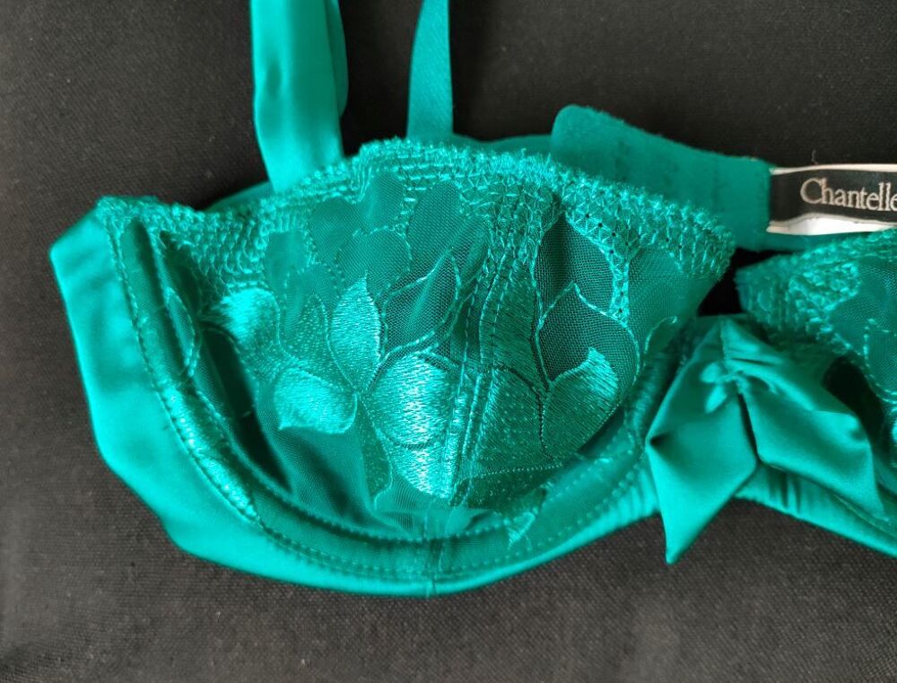 Soutien-gorge "Chantelle" 85 B - Bonnets voile dentelle vert Vêtements
