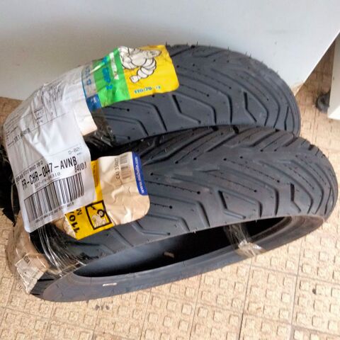 Pi&egrave;ces et &eacute;quipements Moto - Scooter - Quad Pi&egrave;ces et &eacute;quipements Moto - Scooter - Quad  occasion Mori&egrave;res-l&egrave;s-Avignon 84310