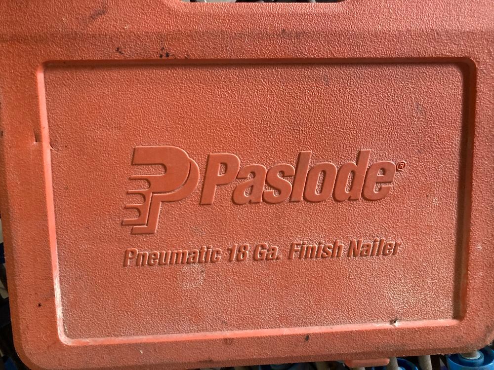 Cloueur pneumatique de finition Bricolage