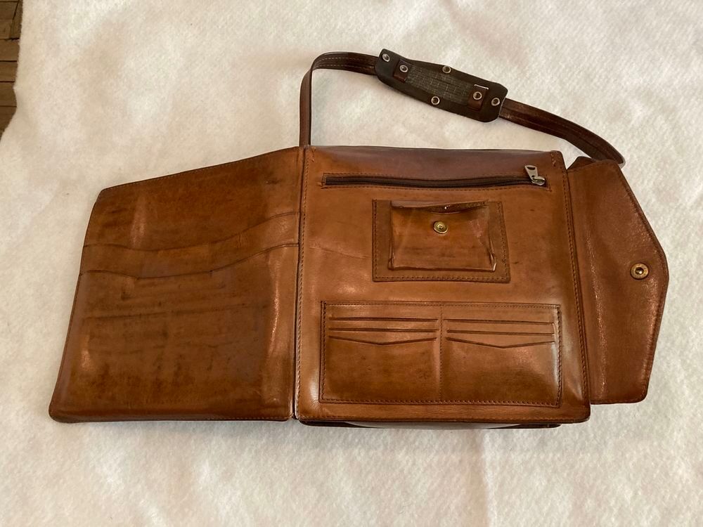 Sac de loisirs en cuir Homme. Maroquinerie