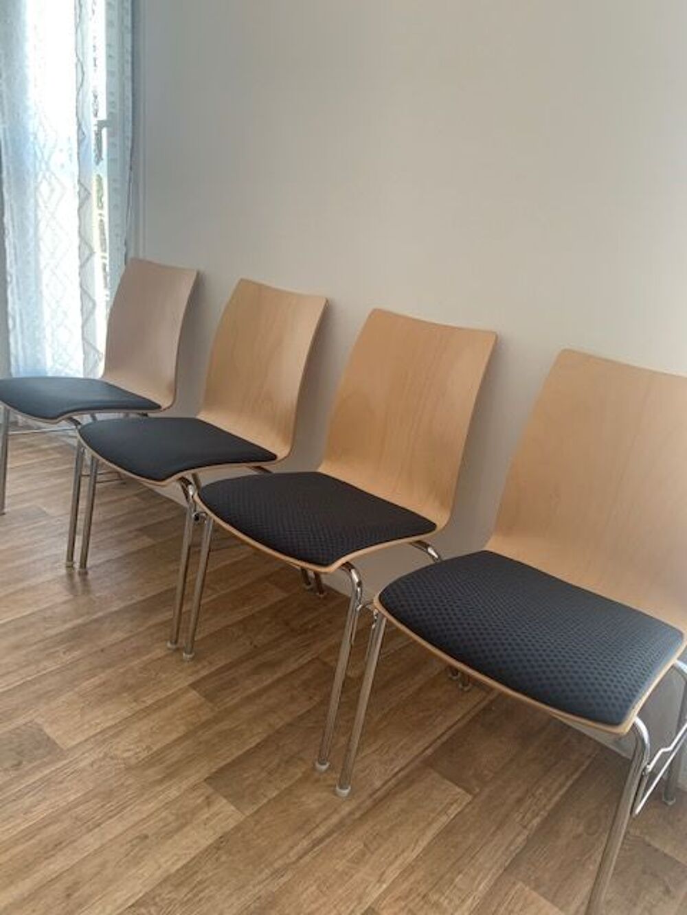 14 chaises de bureau Meubles