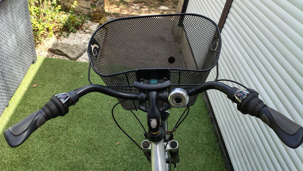 V&eacute;lo ville femme RAILWAY 3 vintage cadre alu TBE Vélos
