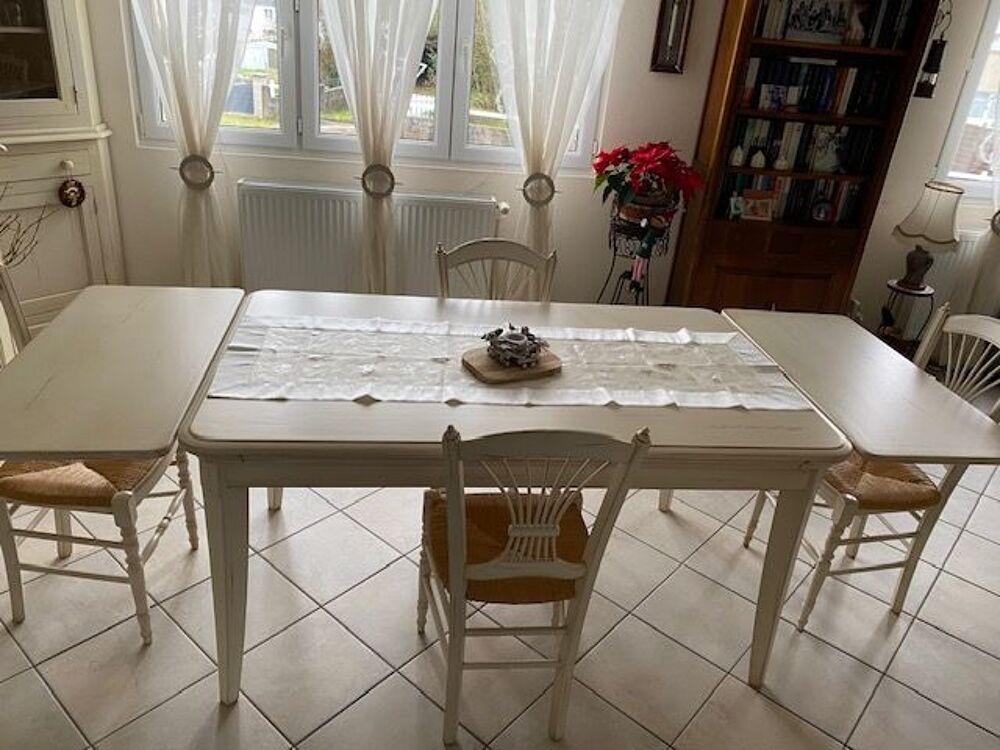 Table+chaises salle &agrave; manger Meubles