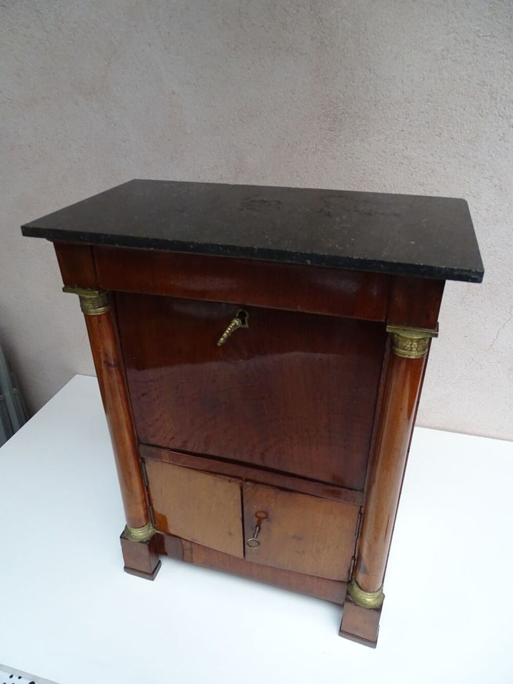 Meuble miniature de ma&icirc;trise 