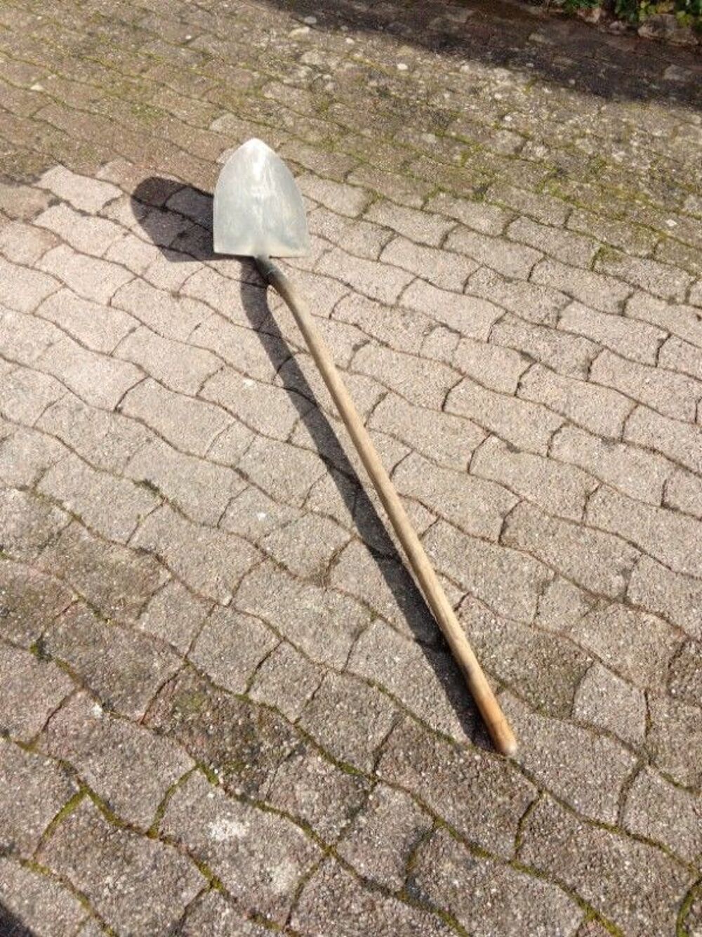 Pelle ronde pour chantier Jardin