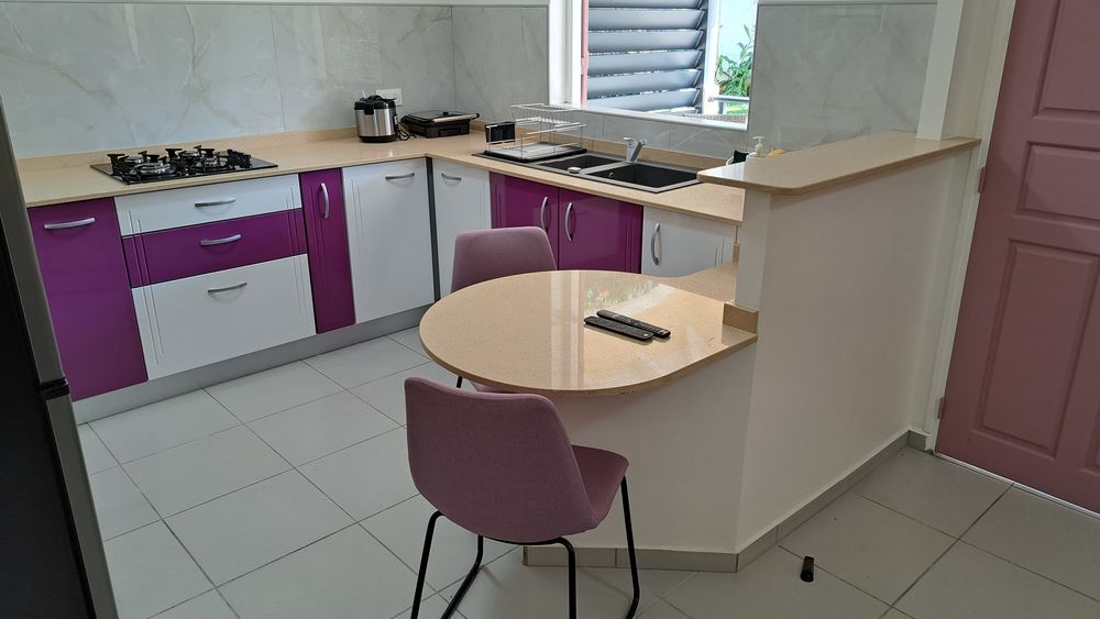 Location Appartement T2 meublé 63 m² avec piscine, fibre et parking sécurisé Petit-bourg