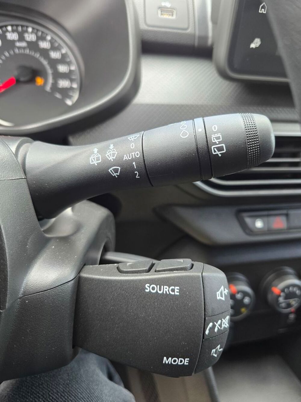 Sandero SCe 65 GSR2 Essential 2025 occasion 91410 Dourdan