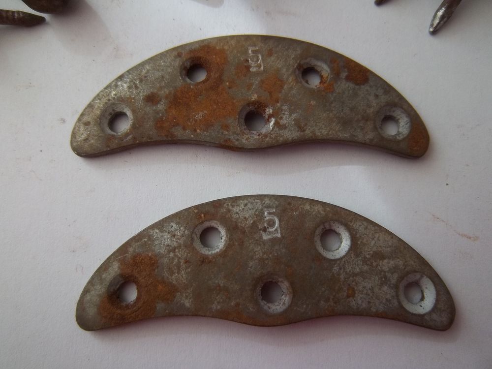 lot fers et clous bottes Allemande N&deg; 5 &eacute;quipement 