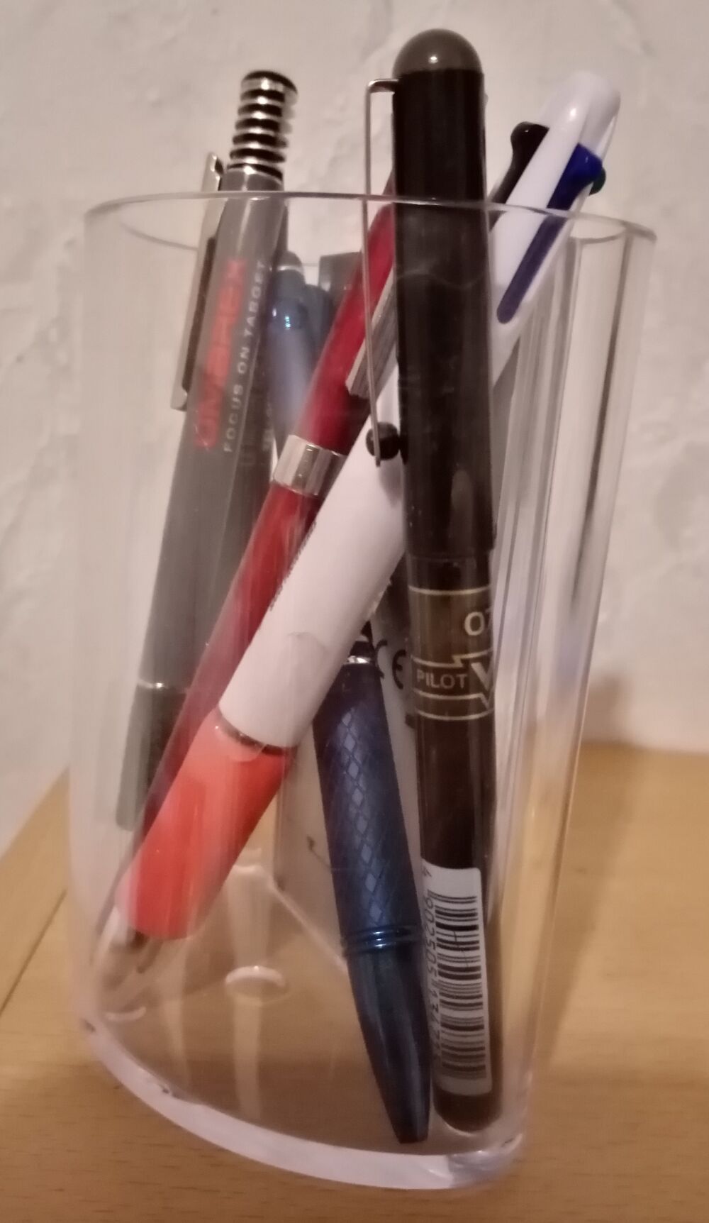 Tr&egrave;s joli pot &agrave; crayons offrant divers th&egrave;mes Décoration