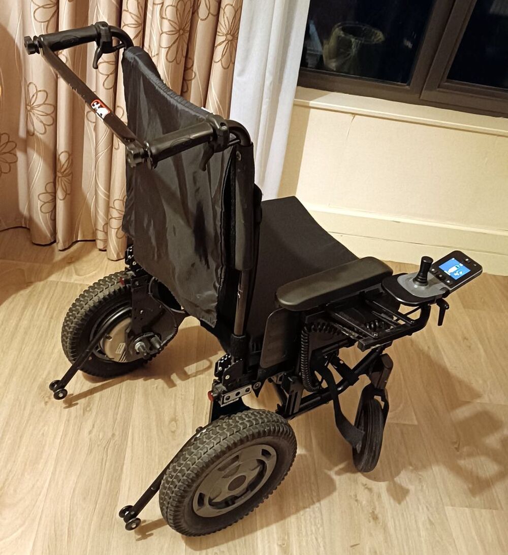 FAUTEUIL ROULANT ELECTRIQUE INVACARE ESPRIT ACTION Meubles