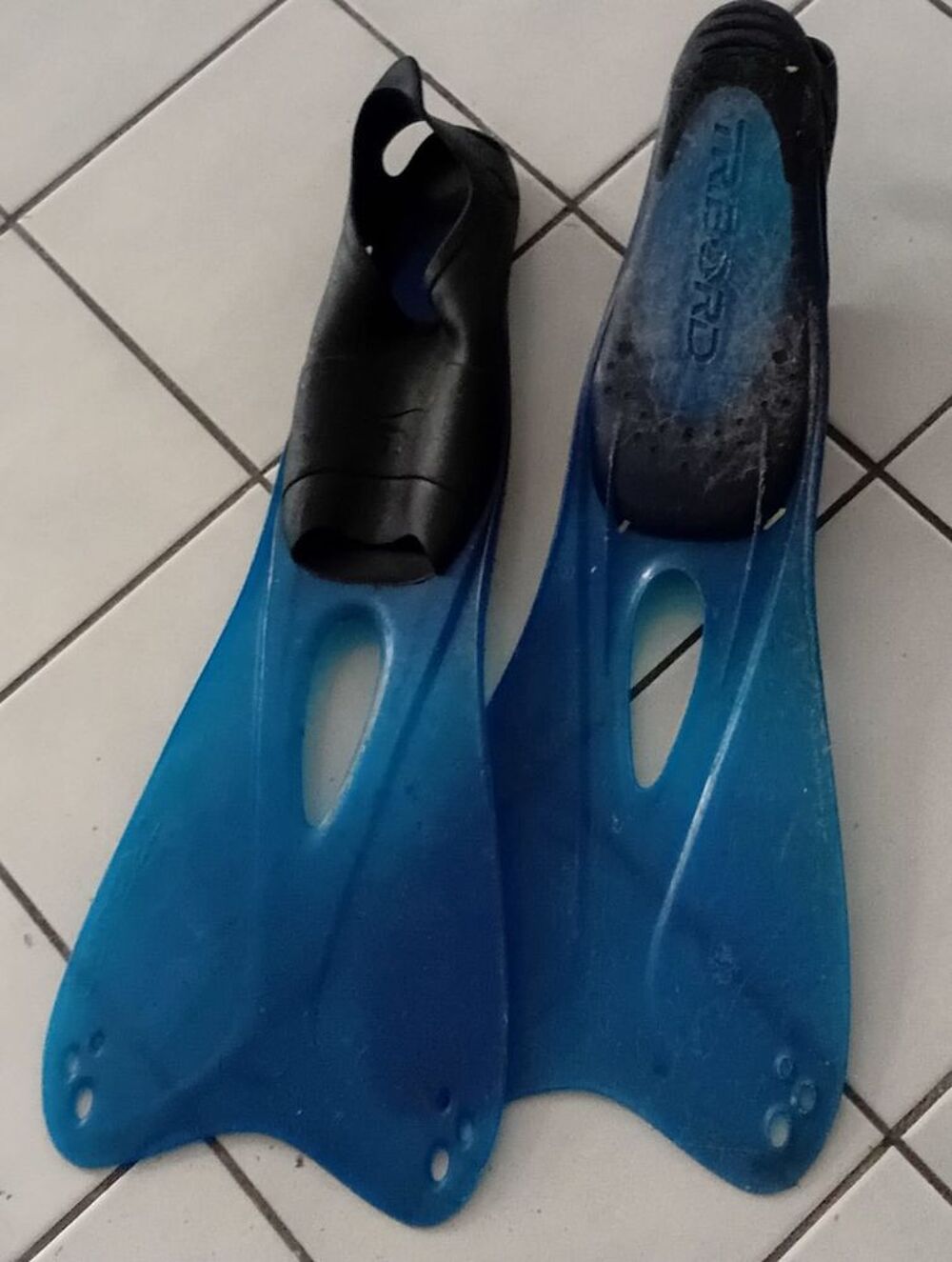 Palmes de natation Tribord Taille 39-41 - Bon &eacute;tat Sports