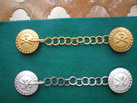 Attaches de cape de R�giment de Char et d'Artillerie. 30 Caen (14)