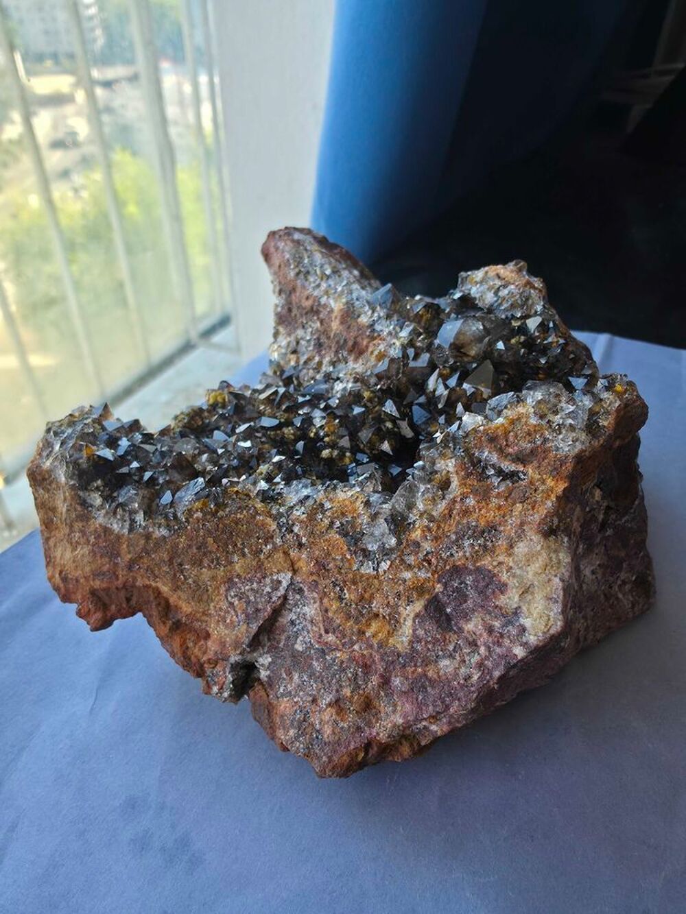 Grand Quartz Fum&eacute; du Katanga RDC-Druse Naturelle 1,05 kg 