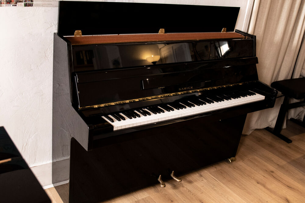 Piano Samick en Instruments de musique