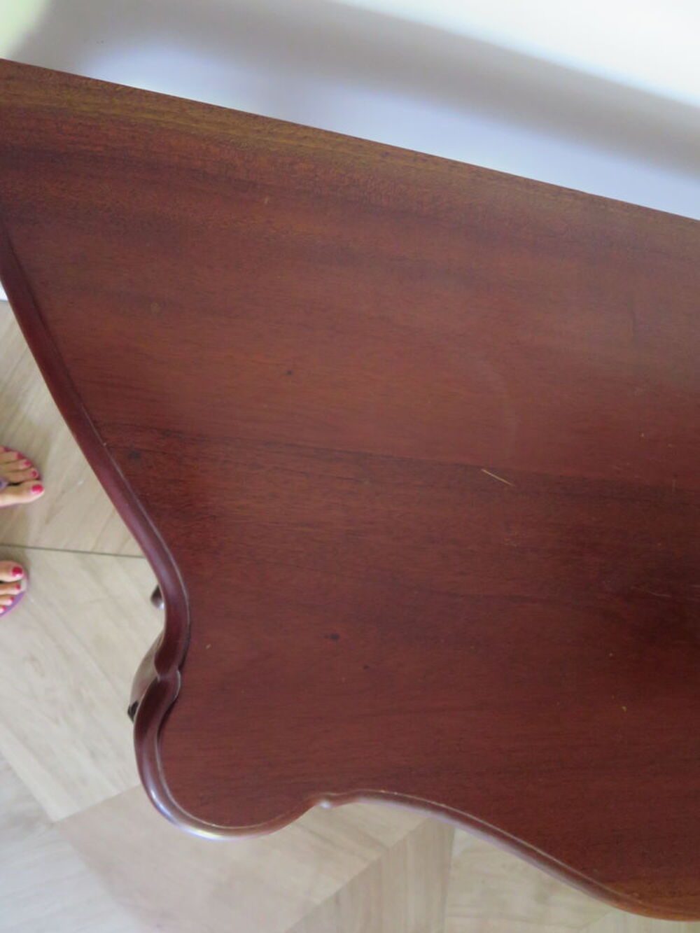 Console acajou en bois sculpt&eacute;-Style Louis XV-Piieds galb&eacute;s Meubles