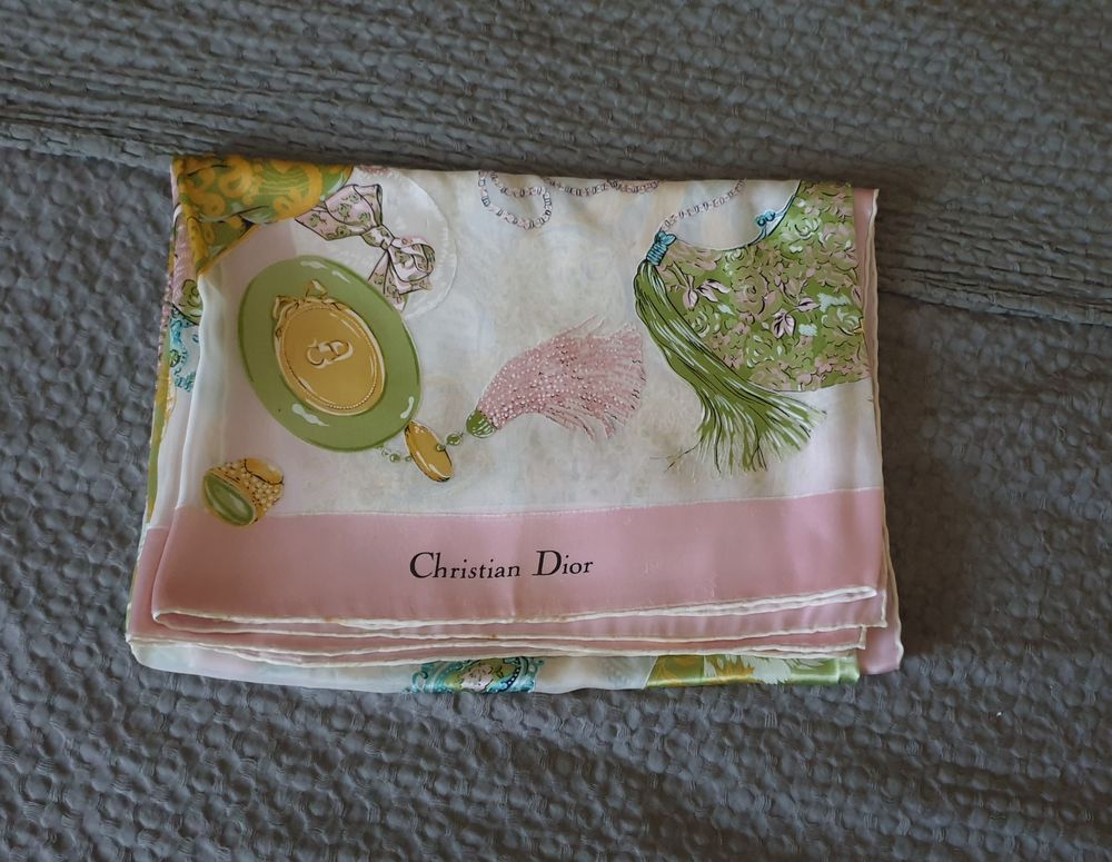 Foulard Christian Dior pour femme Vtements